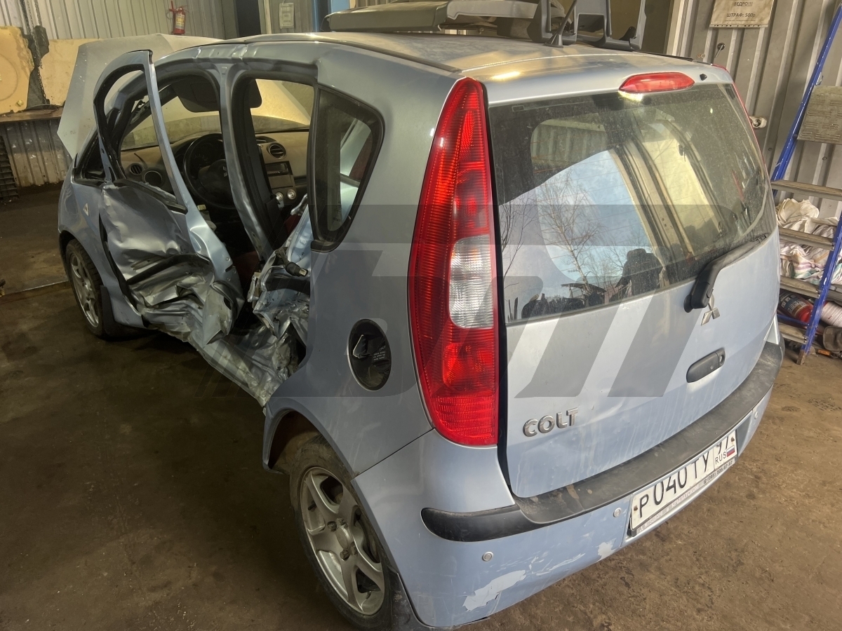 Разборка Mitsubishi Colt 2004 г.в. с пробегом 150 000 км