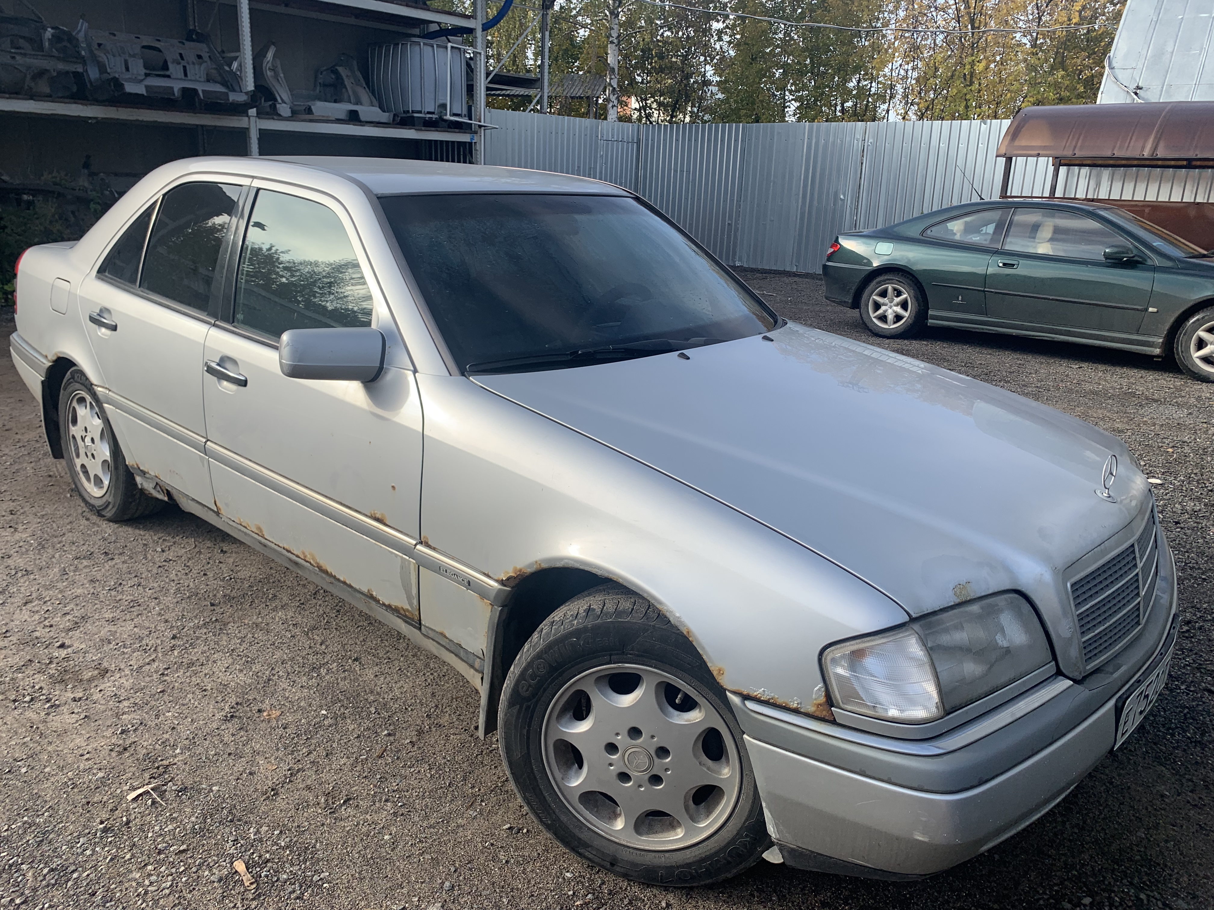 Разборка Mercedes C-класс 1995 г.в. с пробегом 300 000 км