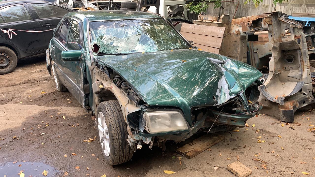 Разборка Mercedes C-класс 1996 г.в. с пробегом 230 000 км