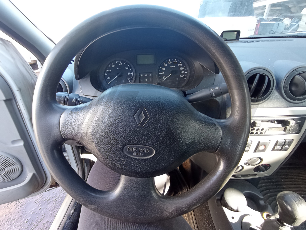 Разборка Renault Logan 2006 г.в. с пробегом 180 000 км