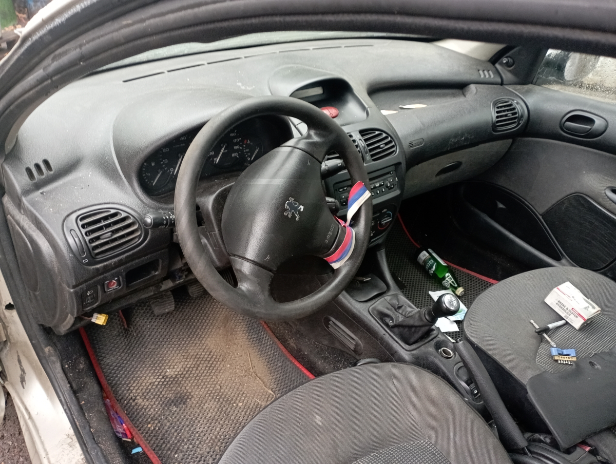 Разборка Peugeot 206 2007 г.в. с пробегом 150 000 км