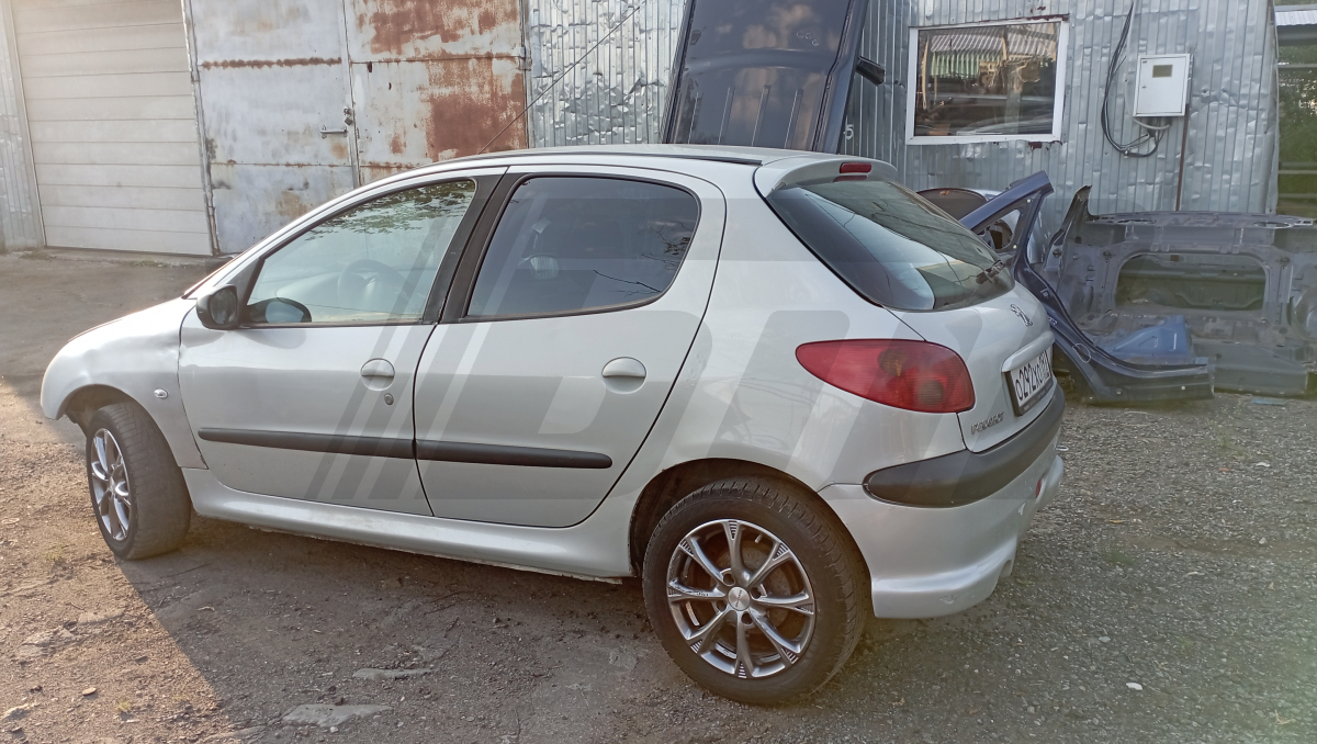 Разборка Peugeot 206 2005 г.в. с пробегом 150 000 км