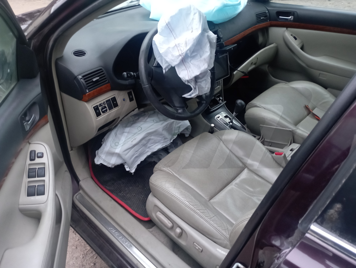 Разборка Toyota Avensis 2006 г.в. с пробегом 200 000 км