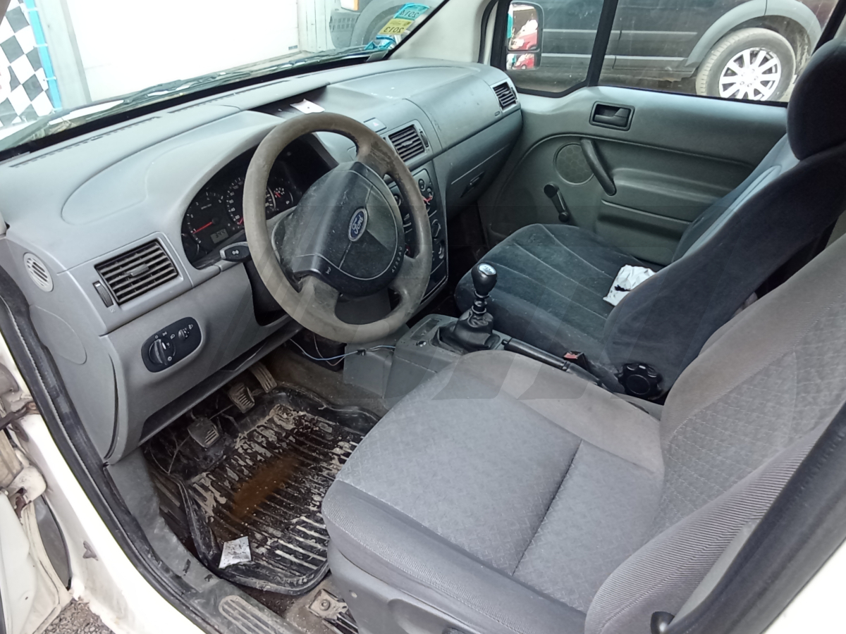 Разборка Ford Tourneo Connect 2003 г.в. с пробегом 230 000 км
