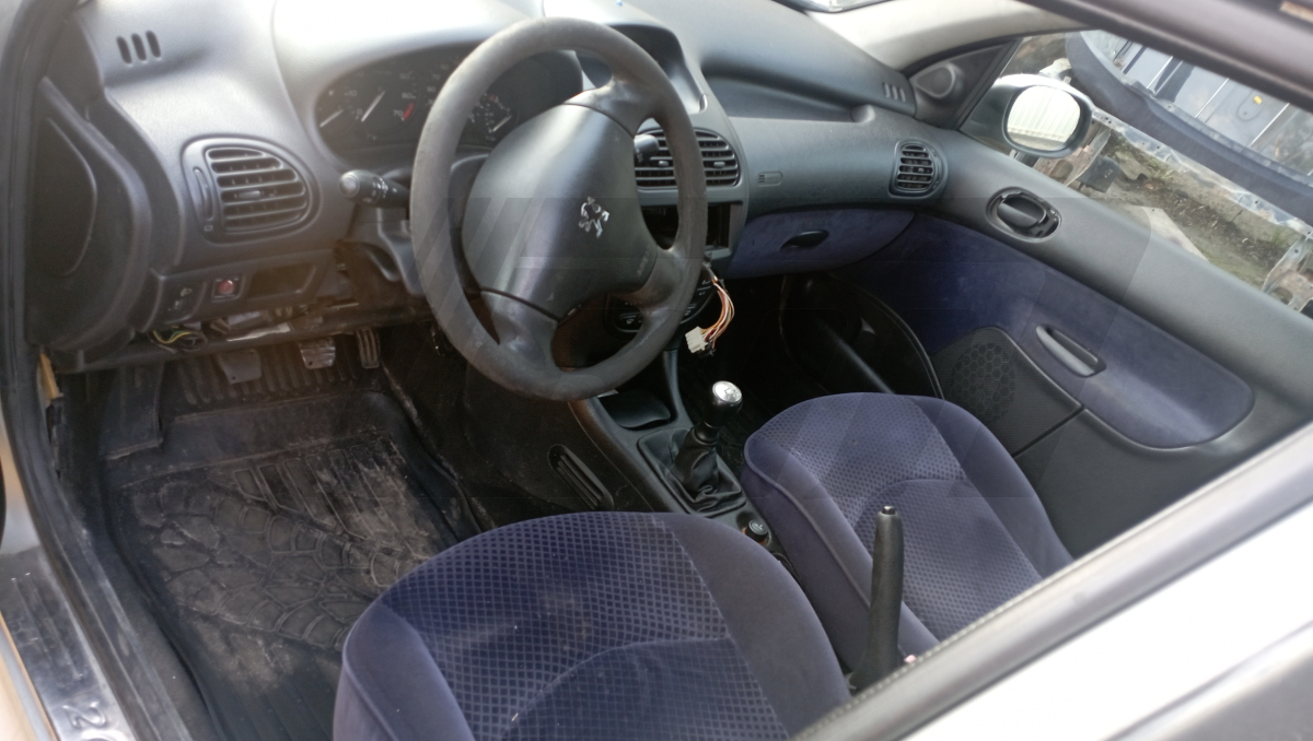 Разборка Peugeot 206 2005 г.в. с пробегом 150 000 км