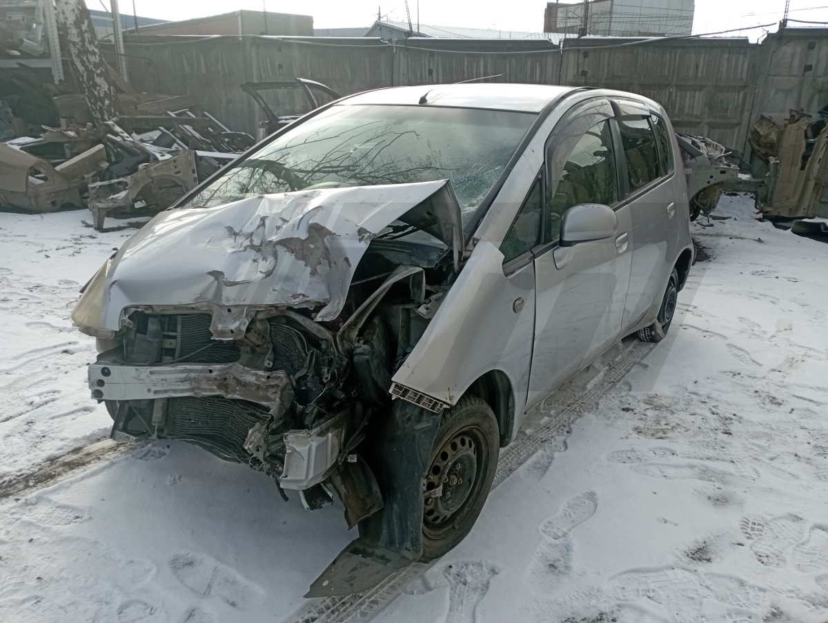 Разборка Mitsubishi Colt 2003 г.в. с пробегом 290 000 км