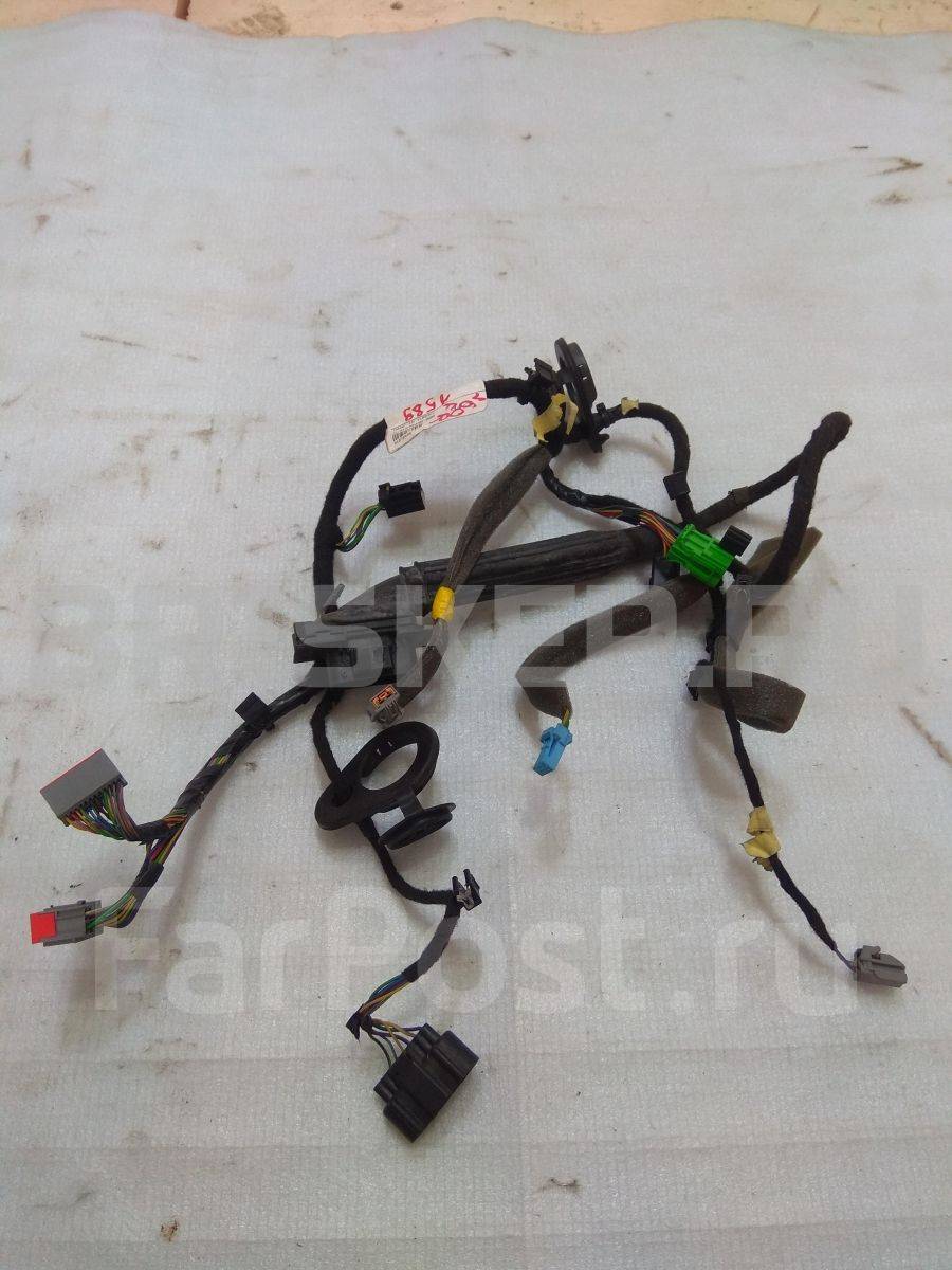 Проводка (коса) передней правой двери на Вольво S60 2 31275435