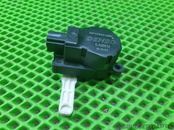 Моторчик (сервопривод печки) заслонки отопителя для Ленд Ровер Дискавери 4 поколение