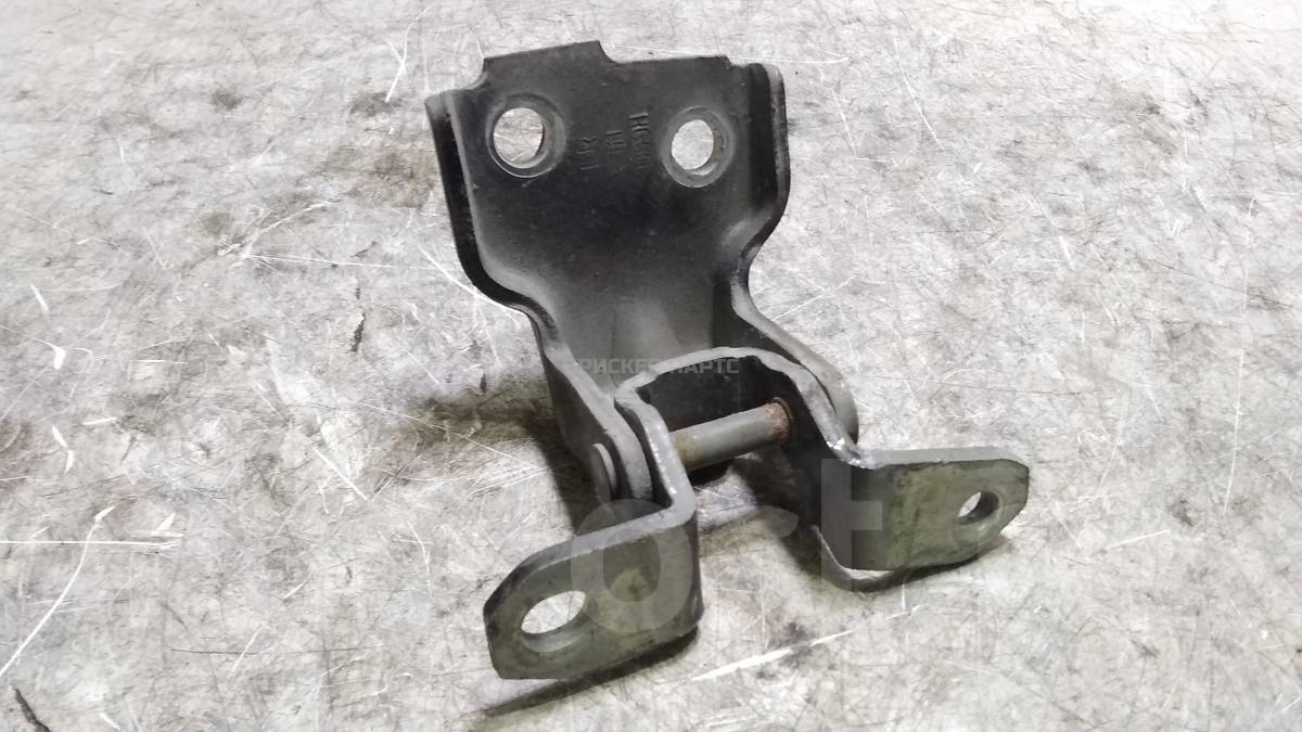 Петля двери передней левой верхняя на Сузуки Альто 7 (HA25) 6932063J00