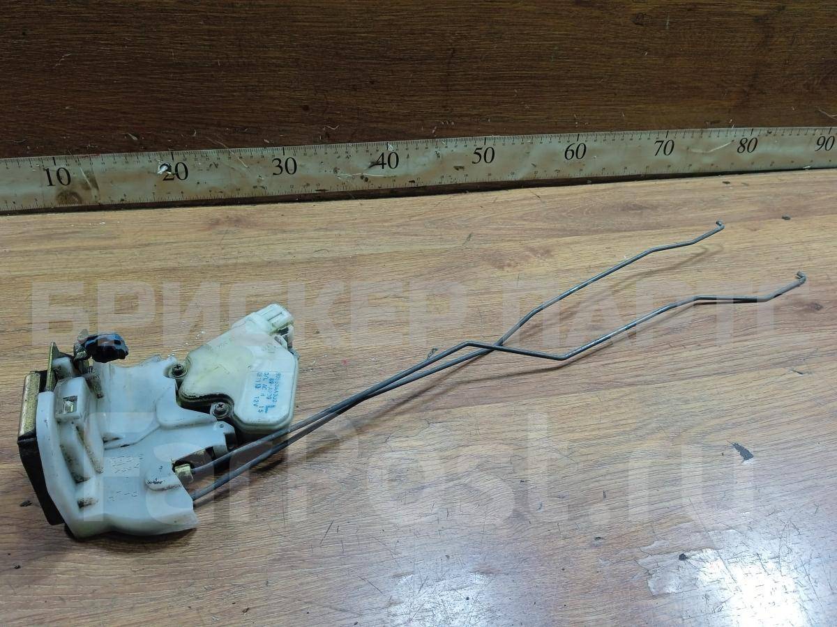 Замок двери задней левой на Ниссан Икс-Трейл T30