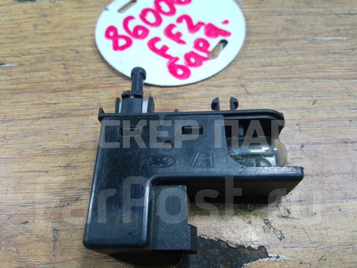 Плафон, фонарь освещения бардачка (лампа подсветки перчаточного ящика) для Форд Б-макс 1 поколение