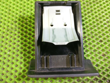 Пепельница для Ниссан Марч 2 поколение K11 6880041B00