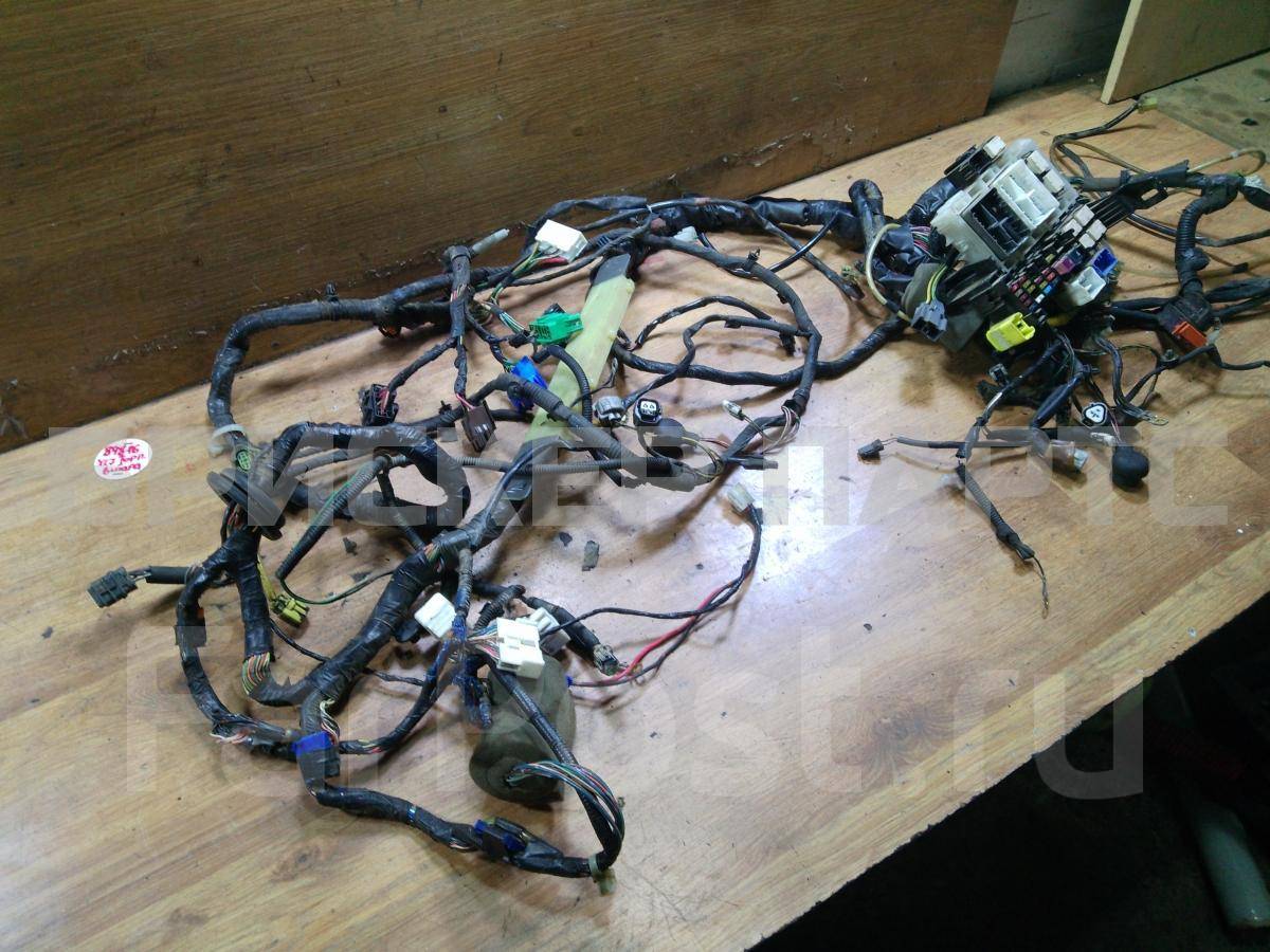 Проводка, коса, жгут под торпедо (панель приборов, торпеду) на Сузуки XL7 (Икс-эль) 1 серия