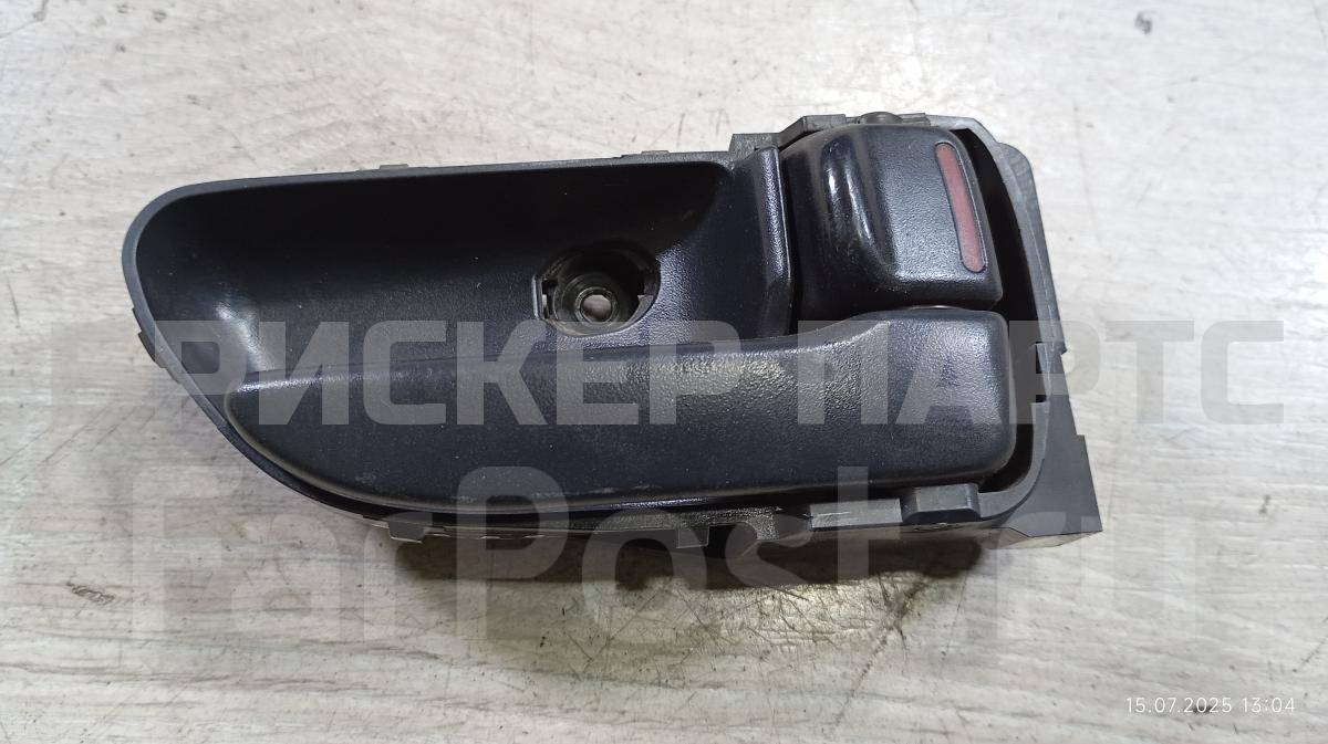 Ручка открывания пассажирской двери (передней правой) внутренняя на Субару Импреза 2 поколение (GG,GD /G11) 61051FE001ML