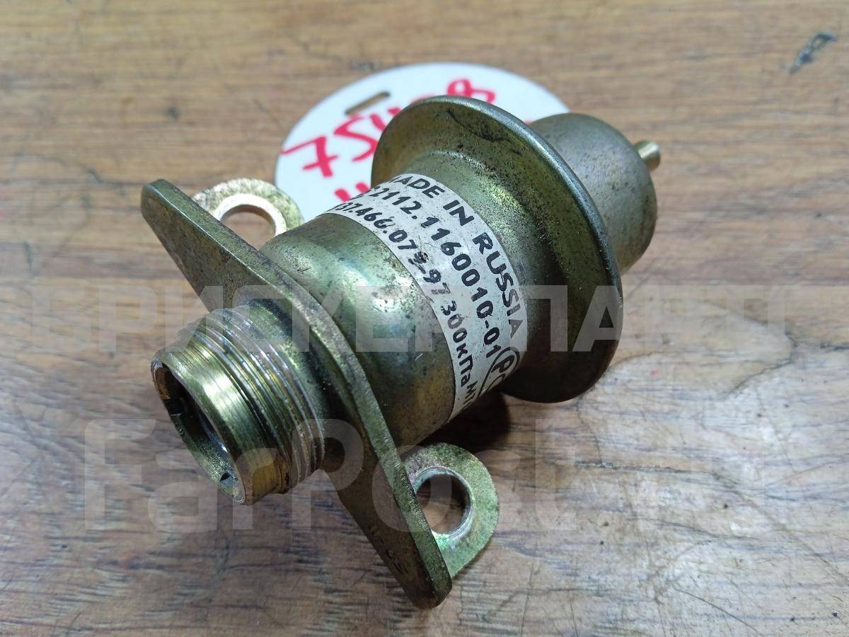 Регулятор давления топлива на ВАЗ Лада Нива 2121 Тайга, Урбан, Легенд  2112116001001