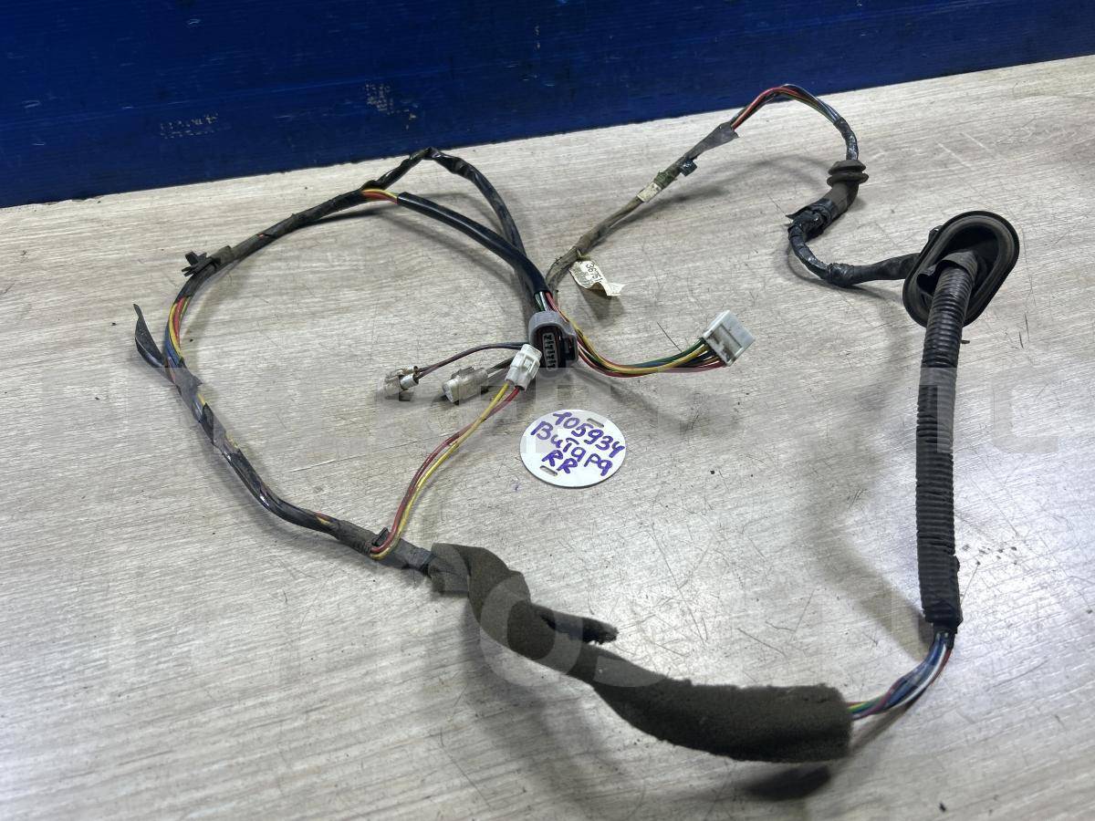 Проводка (коса, жгут) задней правой двери на Сузуки Гранд Витара 1 поколение 3675165D00