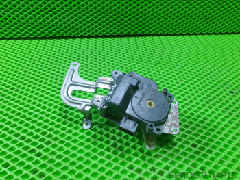 Моторчик (сервопривод печки) заслонки отопителя для Хонда CR-V 2 (RD5) 0637008950