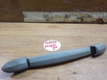 Ручка внутренняя потолочная задняя правая на Хендай Акцент 2 поколение ТагАЗ 8534038000YL