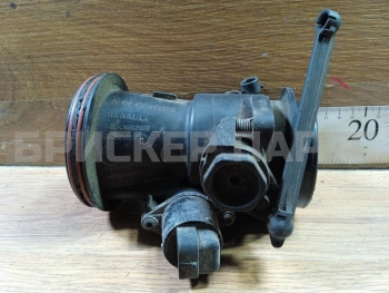 Дроссельная воздушная заслонка (дроссель) на Рено Клио 2 рестайлинг BB, CB 8200682611