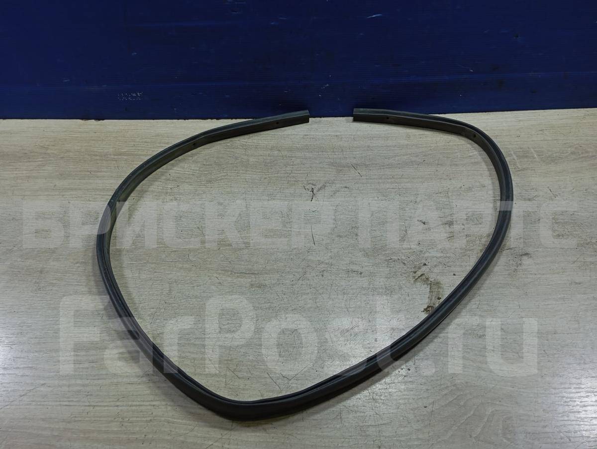 Уплотнитель капота на Мазда 6 1 поколение (GG) GJ6A56760C