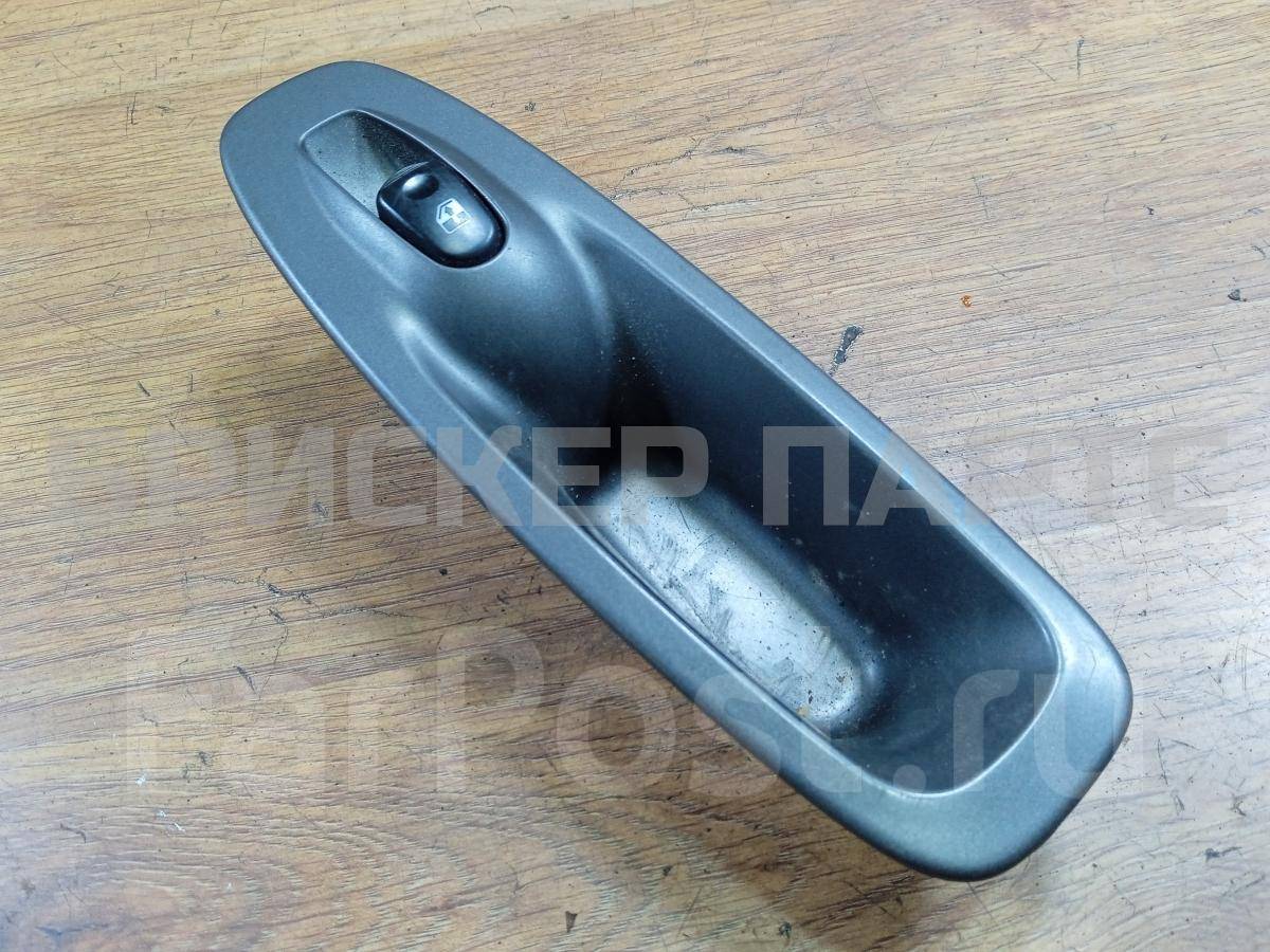 Кнопка стеклоподъемника на Хендай Акцент 2 ТагАЗ 9358025000