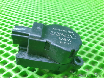 Моторчик привода заслонки отопителя (механизм, сервопривод заслонок печки) для Ленд Ровер Дискавери 3 поколение