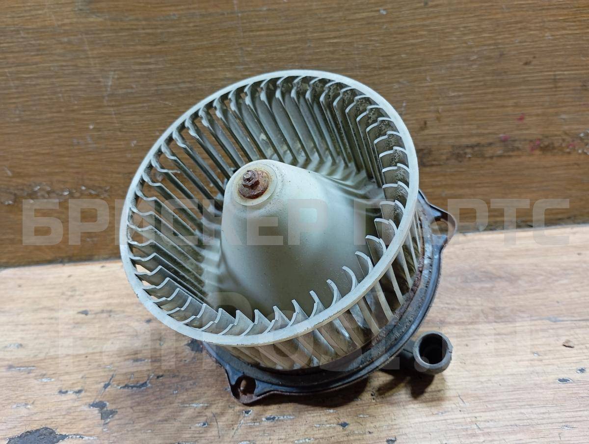 Моторчик печки (вентилятор, мотор, двигатель отопителя) на Сузуки Сайдкик 1 поколение 74250-60A10