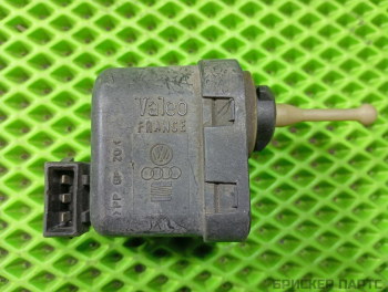 Корректор фар (моторчик регулировки фары, моторедуктор коррекции высоты света) для Сеат Кордоба 1 поколение 6K5941295