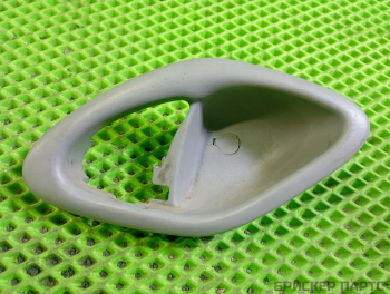 Накладка ручки (облицовка) двери задней левой для Мазда Трибьют 1 серия EP EC0159303H42