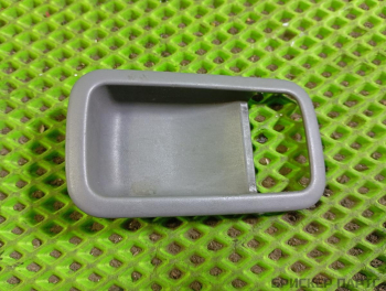 Накладка ручки (облицовка) двери передней левой для Ниссан Марч 2 поколение K11 806820C001