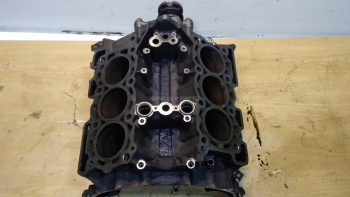 Блок двигателя на Ленд Ровер Дискавери 3 поколение LR010297