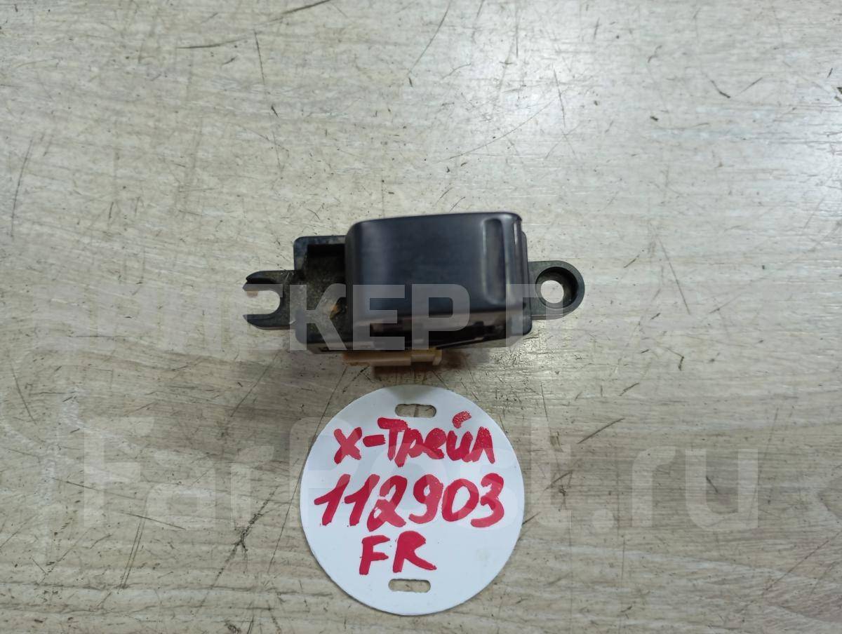 Кнопка, клавиша, переключатель стеклоподъемника передняя правая (выключатель электростеклоподъемника) для Ниссан Альмера 2 поколение (N16) 254110V000