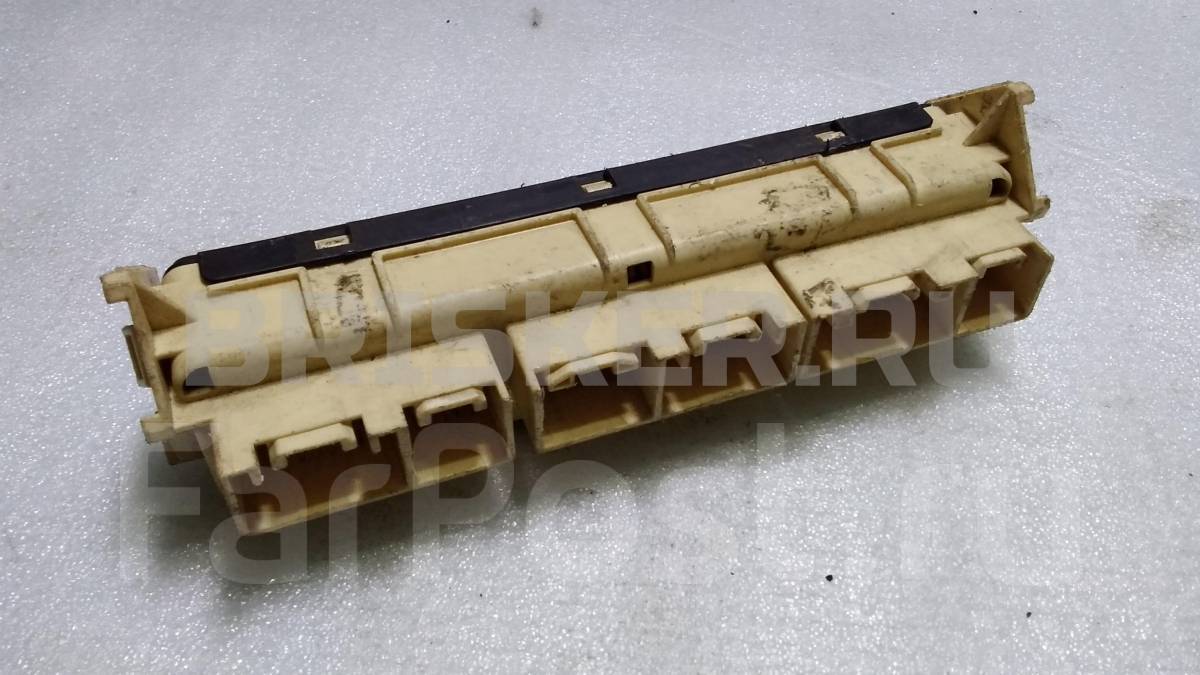 Блок электронный на Тойота Лэнд Крузер 100 0011300209020002