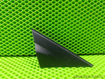 Накладка (треугольник) правого крыла для Хендай Солярис 1 (RB) рестайлинг 861901R000