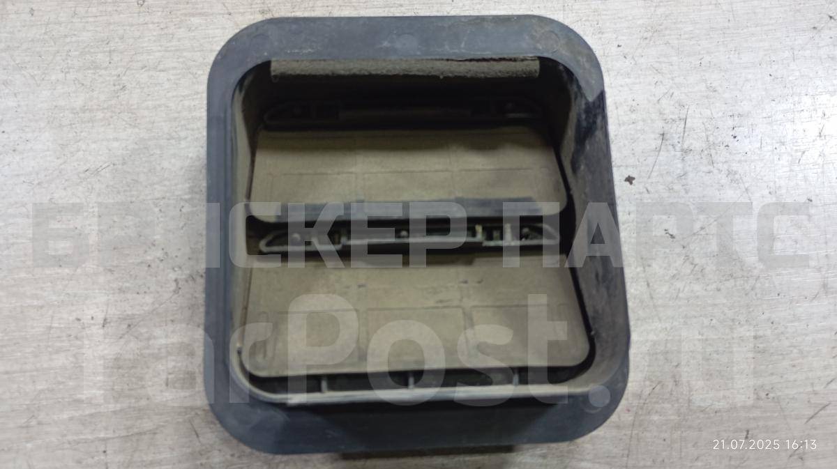 Клапан правый вентиляционный в заднее крыло на Субару Импреза 2 поколение (GG,GD /G11) 72651AE010