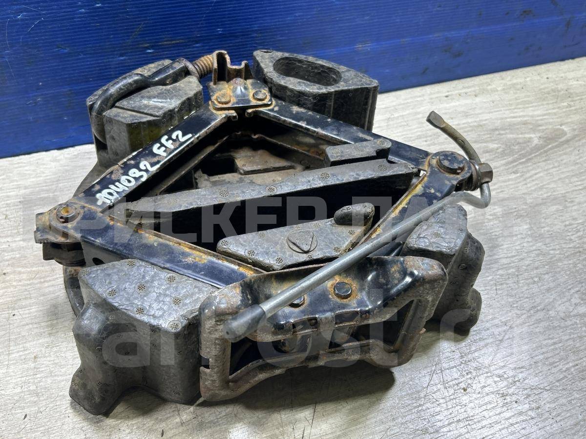 Домкрат на Форд Фокус II рестайлинг 6M5117080AB