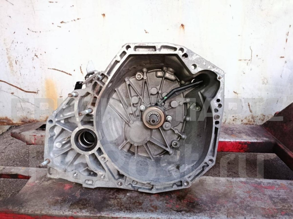 МКПП (механическая коробка переключения передач) на Рено Дастер 1 поколение HS 82001066345