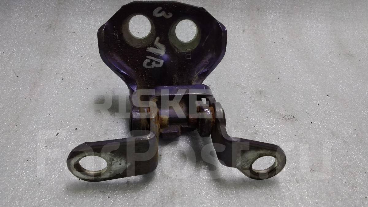 Петля двери задней левой верхняя на Форд Фьюжен