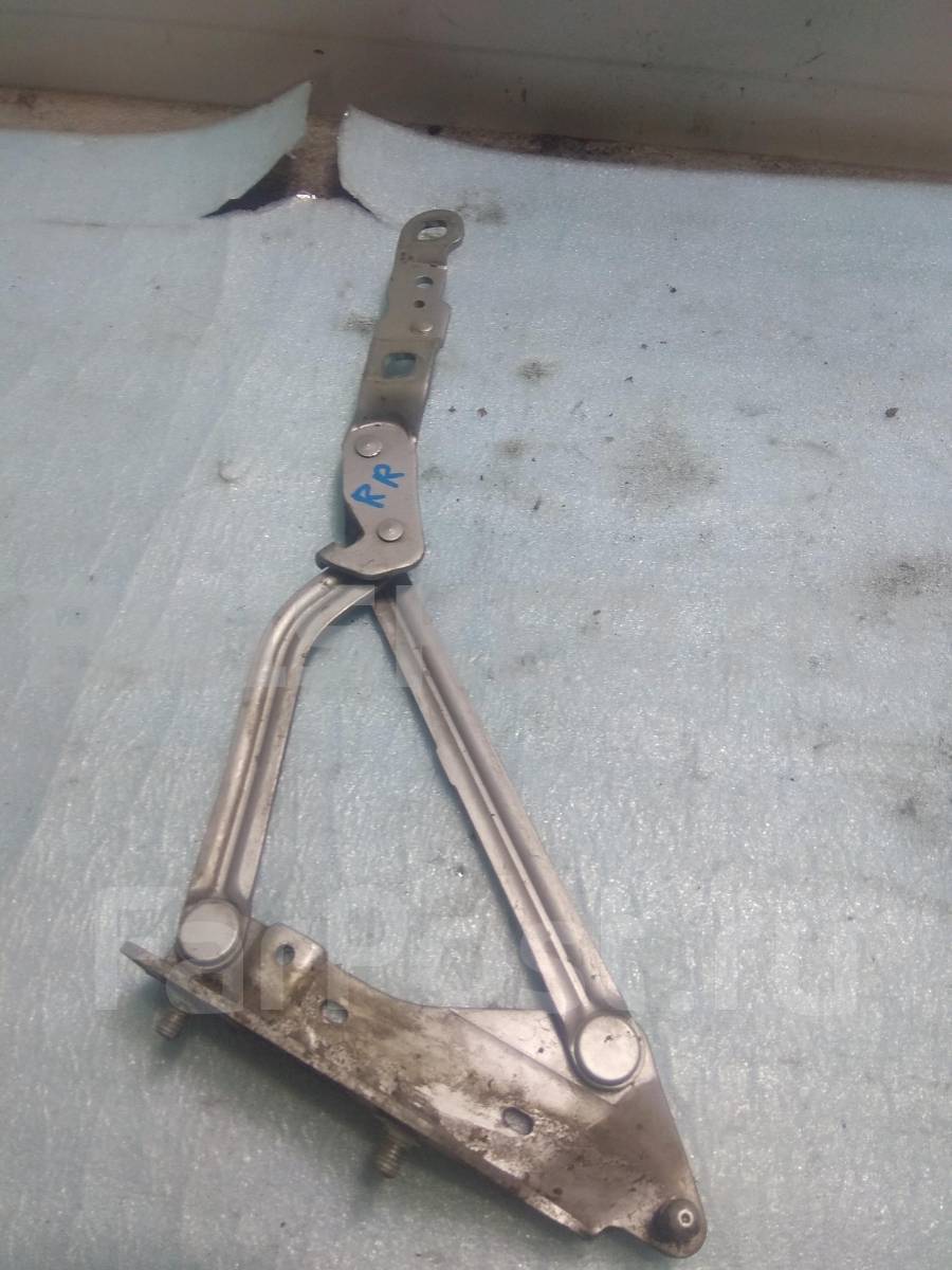 Петля багажника правая на Рено Меган 2 поколение LM05, KM, BM