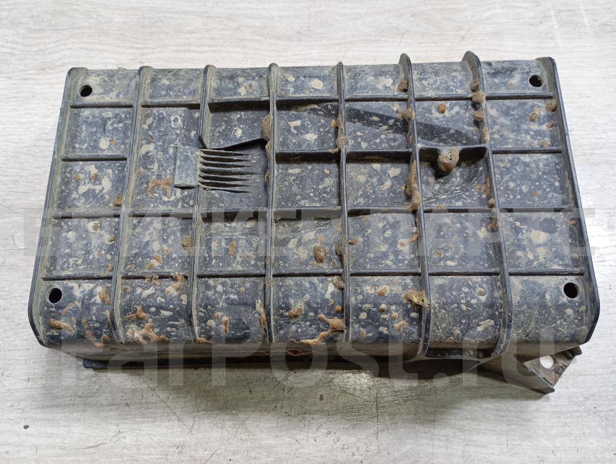 Абсорбер на Мазда Трибьют 1 серия EP AJ0913970