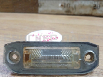 Плафон подсветки заднего номера на Вольво S40 2 поколение 05211900