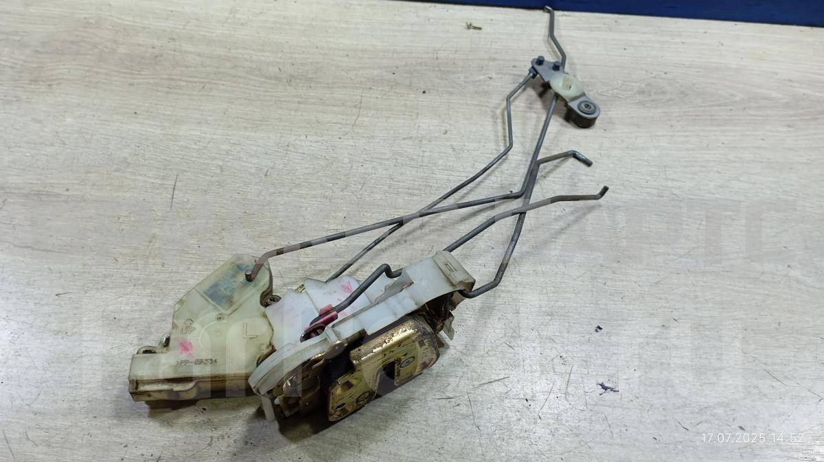 Замок передней левой двери, водительской для Субару Импреза 2 поколение (GG,GD /G11) 61100FE010