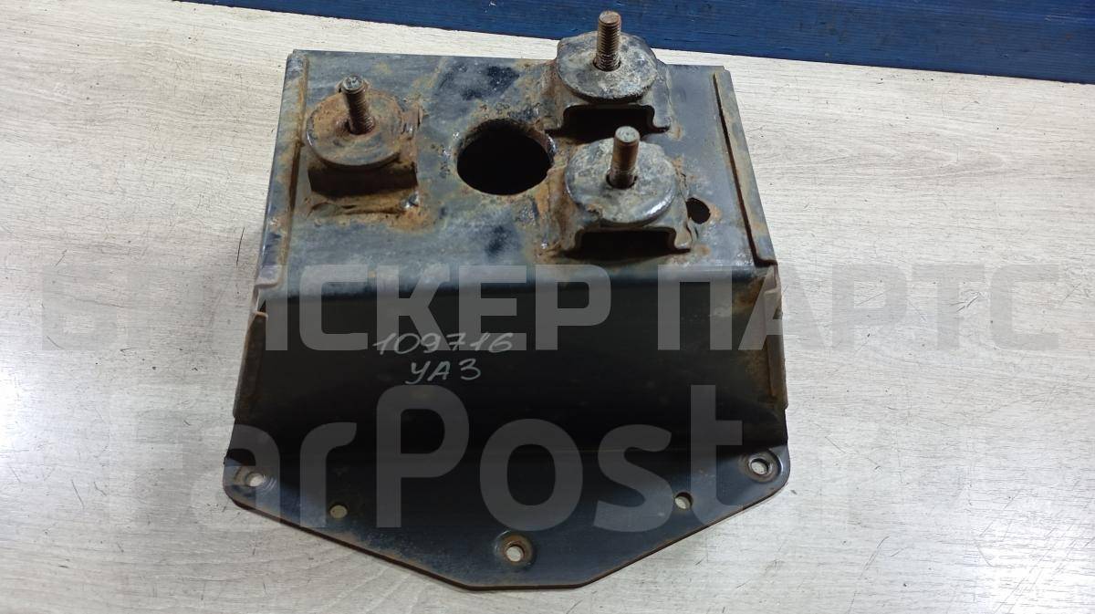 Кронштейн крепления запасного колеса (держатель запаски) для УАЗ 3160 3163-3105010