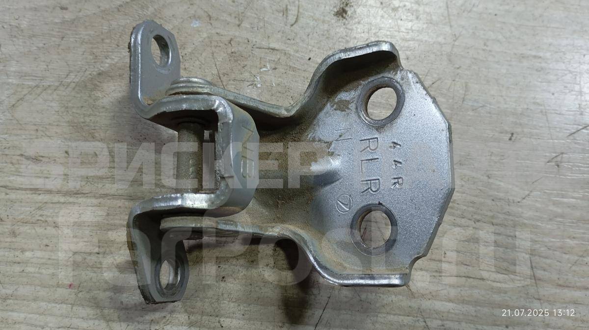 Петля двери задней правой нижняя на Субару Импреза 2 поколение (GG,GD /G11) 61520FA020