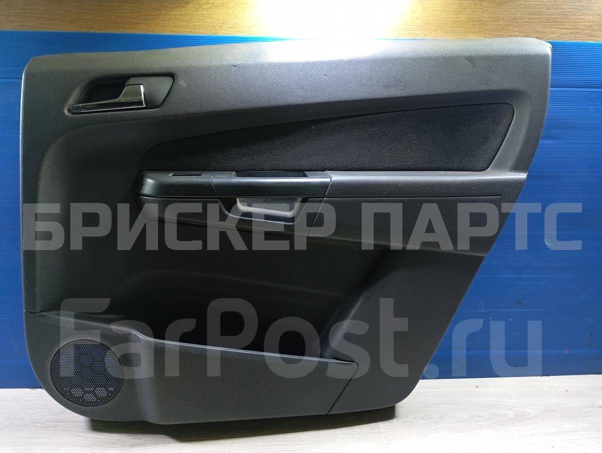 Обшивка двери задней правой на Опель Зафира B 13223181