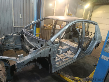 Левая боковая часть кузова (отпил, четверть) для Ниссан Тиида 1 поколение C11 76031EL030