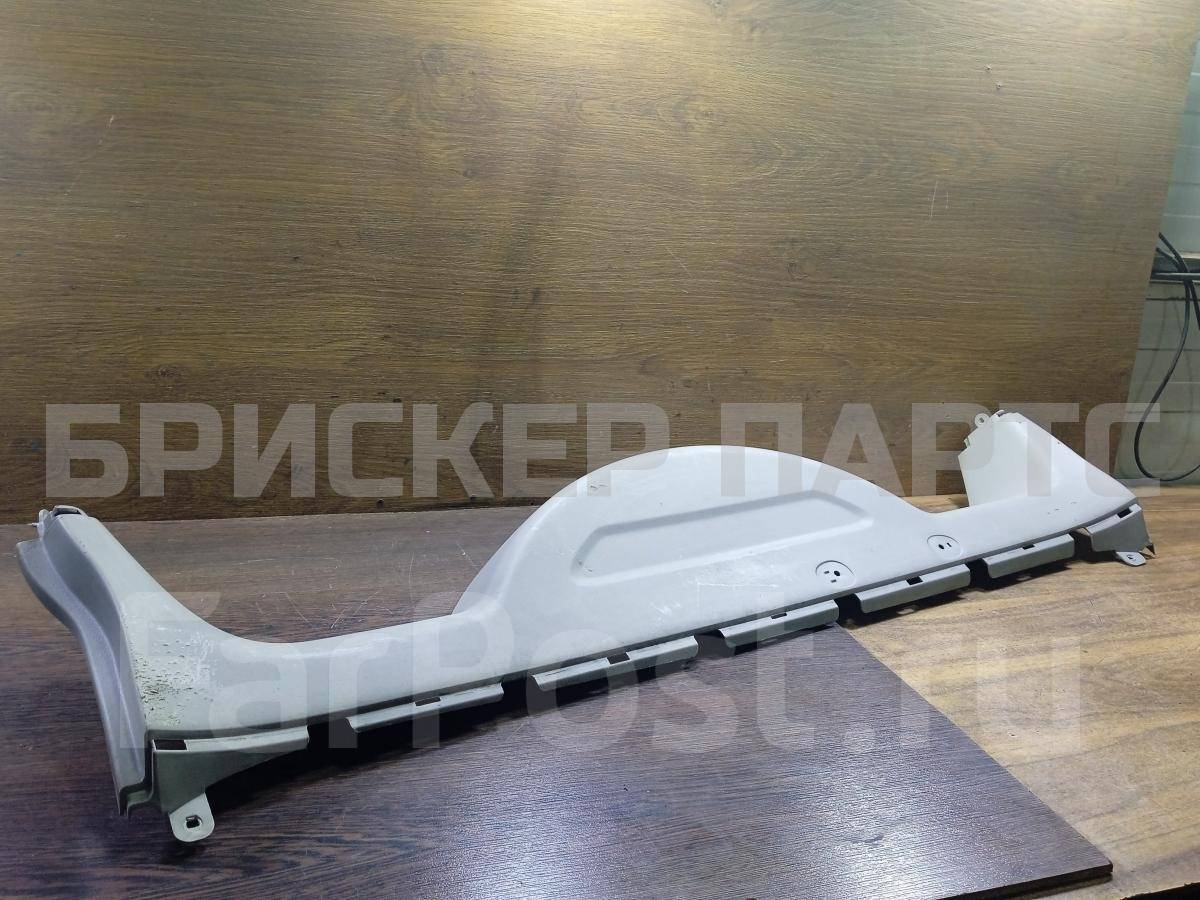 Обшивка двери багажника на Митсубиси Паджеро/Монтеро 4 (V90/V80) 7225A013