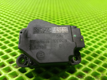 Моторчик (сервопривод печки) заслонки отопителя для Вольво S60 2 поколение (Y20) 31348271