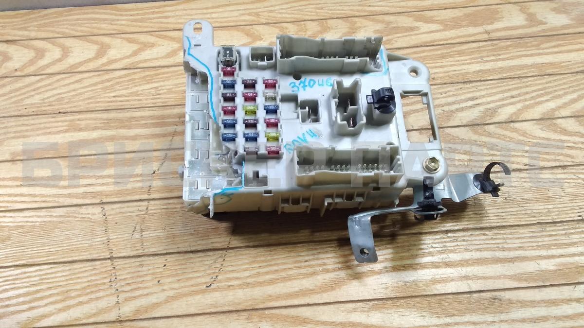 Блок предохранителей (монтажный) для Тойота Рав4 2 поколение