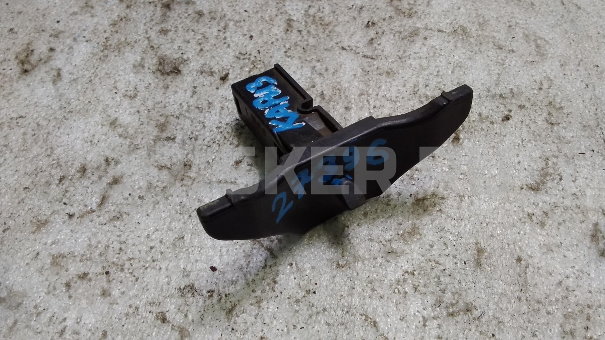 Замок лючка бензобака для Митсубиси Каризма I поколение рестайлинг